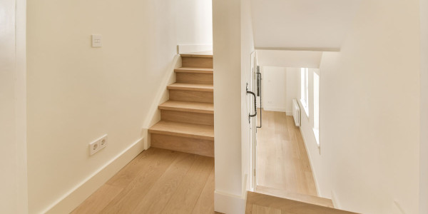 Rehabilitación / Reformas de Casas Sils · Reformas de Escaleras y Pasillos